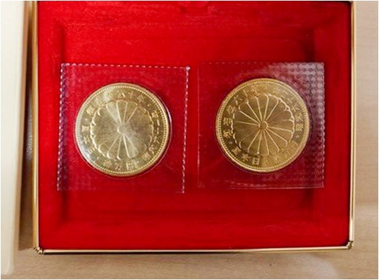 天皇陛下御在位60年記念金貨　2枚